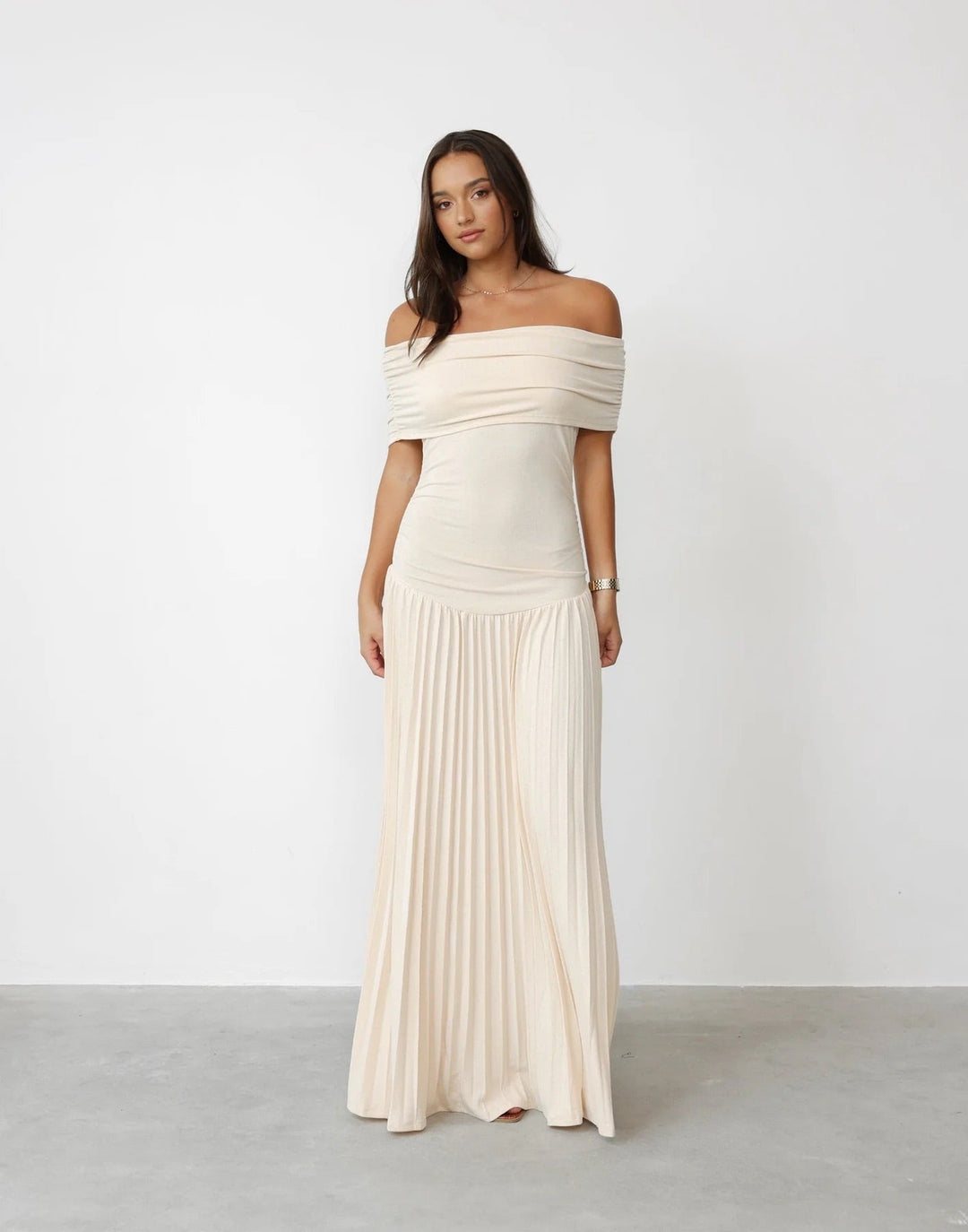 Chic Flowy Flattering Lightweight Fabric Maxi Dress for Effortless Summer Wear