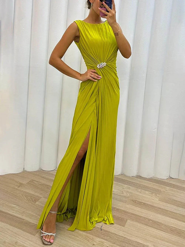Glamorous Effortlessly Pleated Maxi Chiffon Georgette Flowing Silhouette Wedding Dress