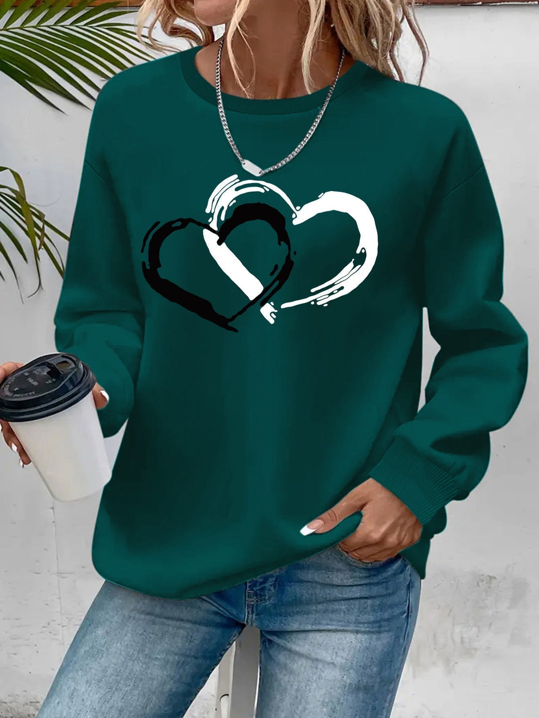 ZOEY – DOUBLE HEART GRAPHIC SWEATSHIRT