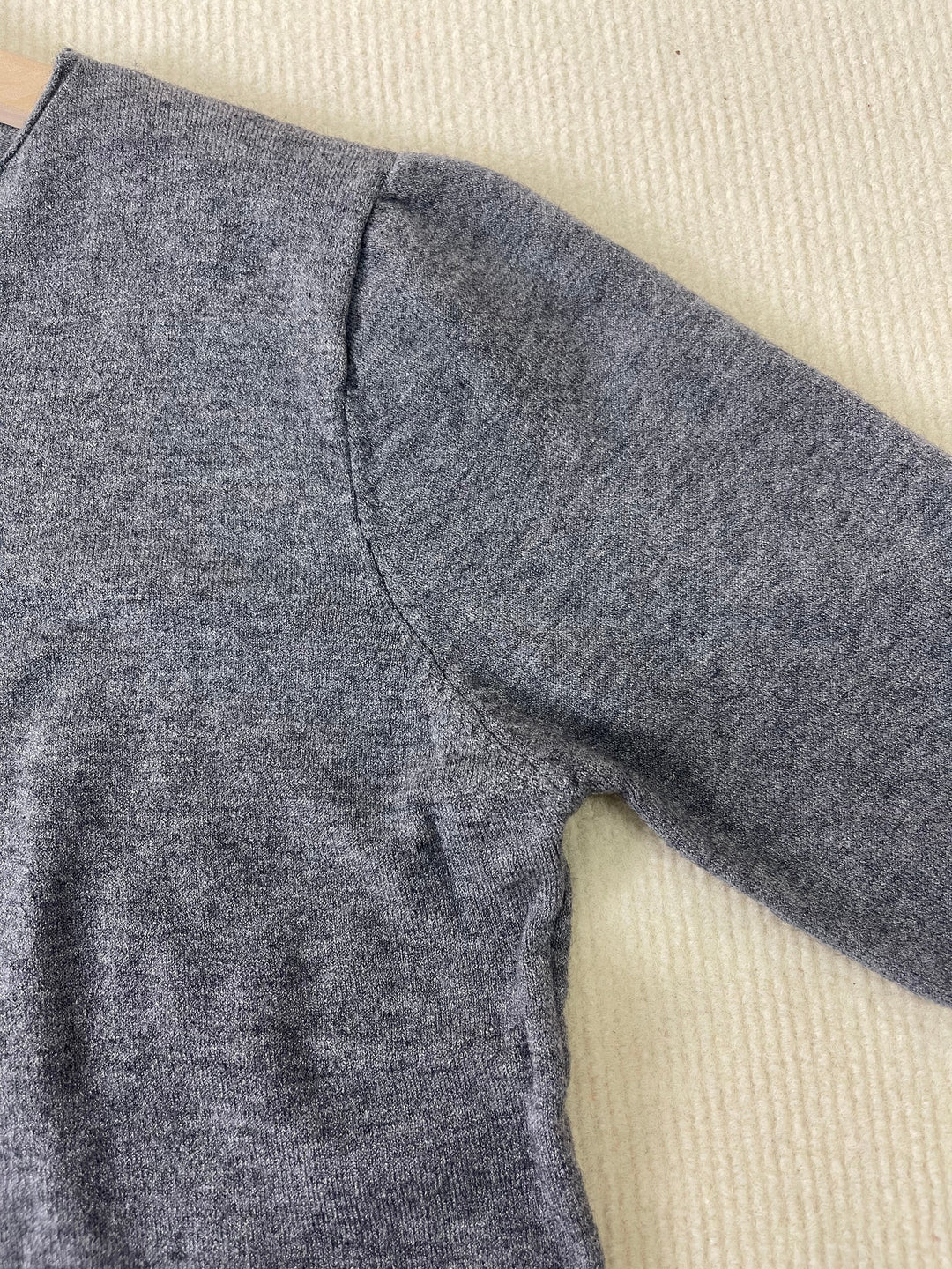 Aurora - Simple Basic Sweater with Long Sleeves