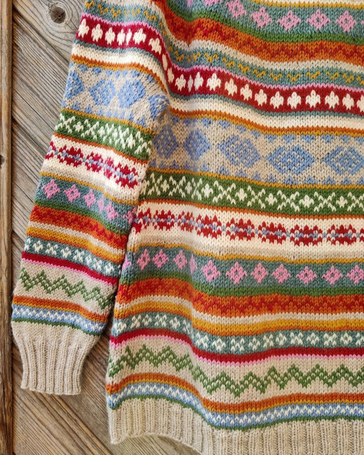 Fraja | Cozy, fashionable sweater in contrasting colors