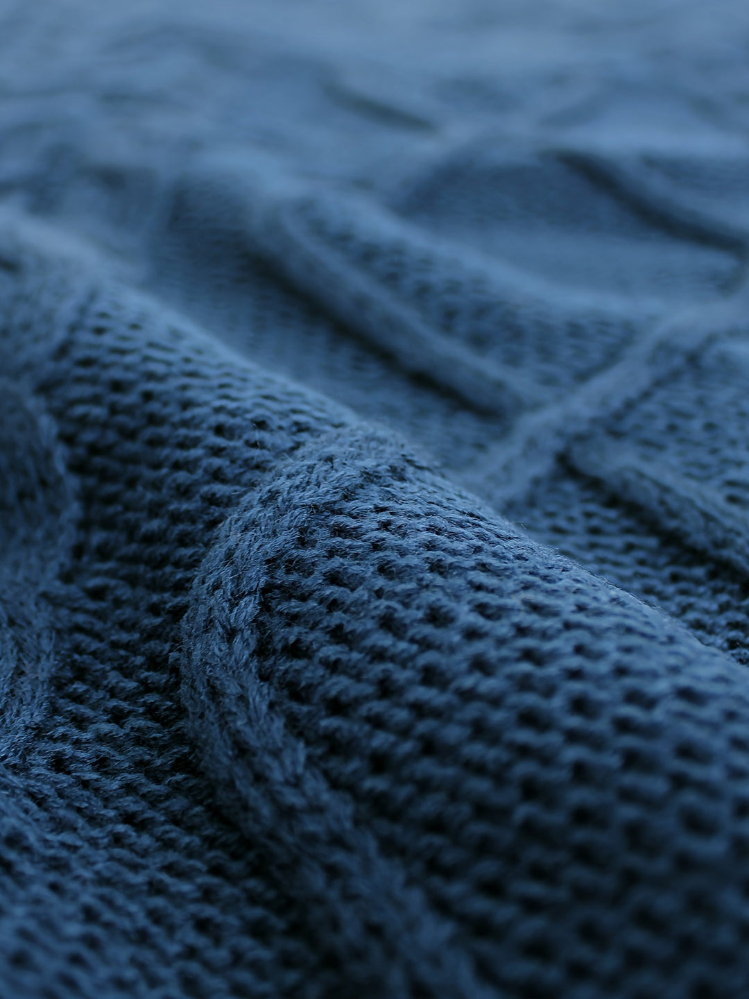 Cora | Cozy Cable Knit V-Neck Sweater Vest