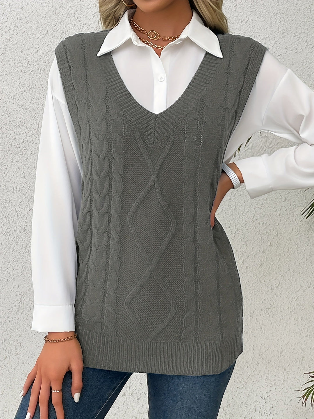 Cora | Cozy Cable Knit V-Neck Sweater Vest