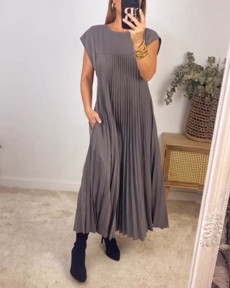 Exquisitely Elegant Flowing Pleated Maxi Georgette Silk Cocktail Evening Wear