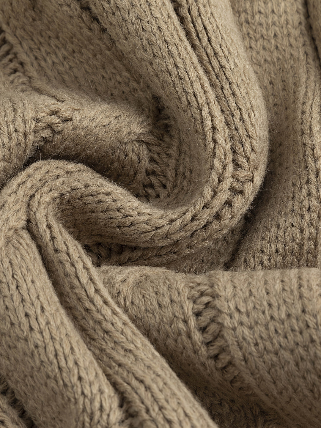 Walter | Shoulder Collar Cable Knit Cardigan