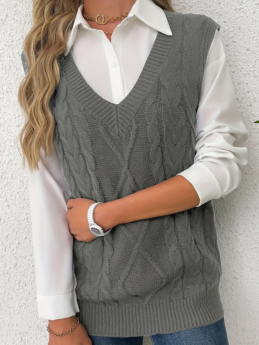 Cora | Cozy Cable Knit V-Neck Sweater Vest