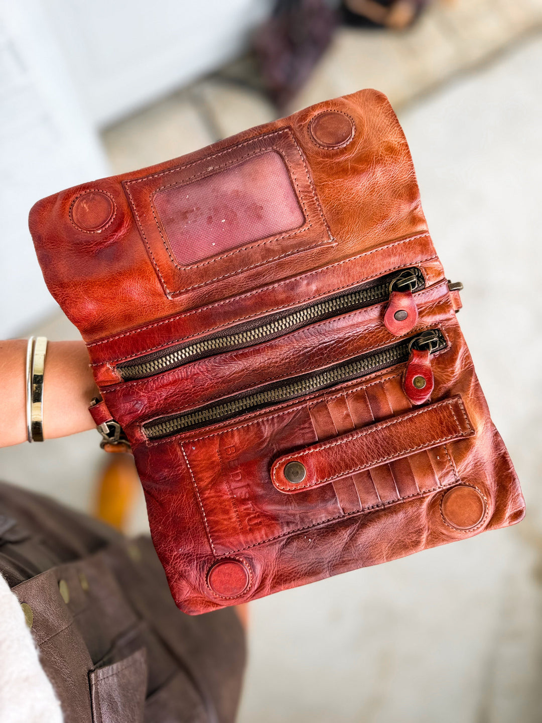 Daisy | Women's Crossbody Bag with Wristlet and Zipper