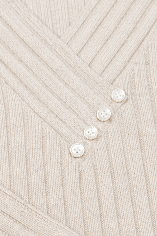 Marlowe & Rib – Ribbed V-Neck Sweater with Buttons