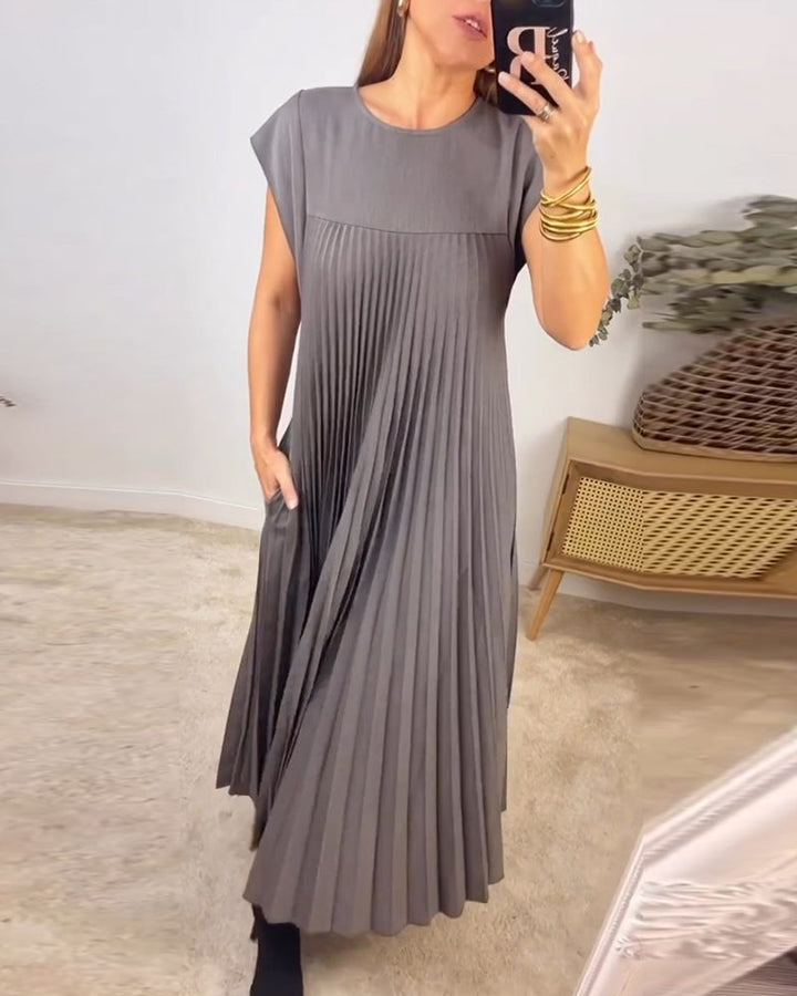 Exquisitely Elegant Flowing Pleated Maxi Georgette Silk Cocktail Evening Wear