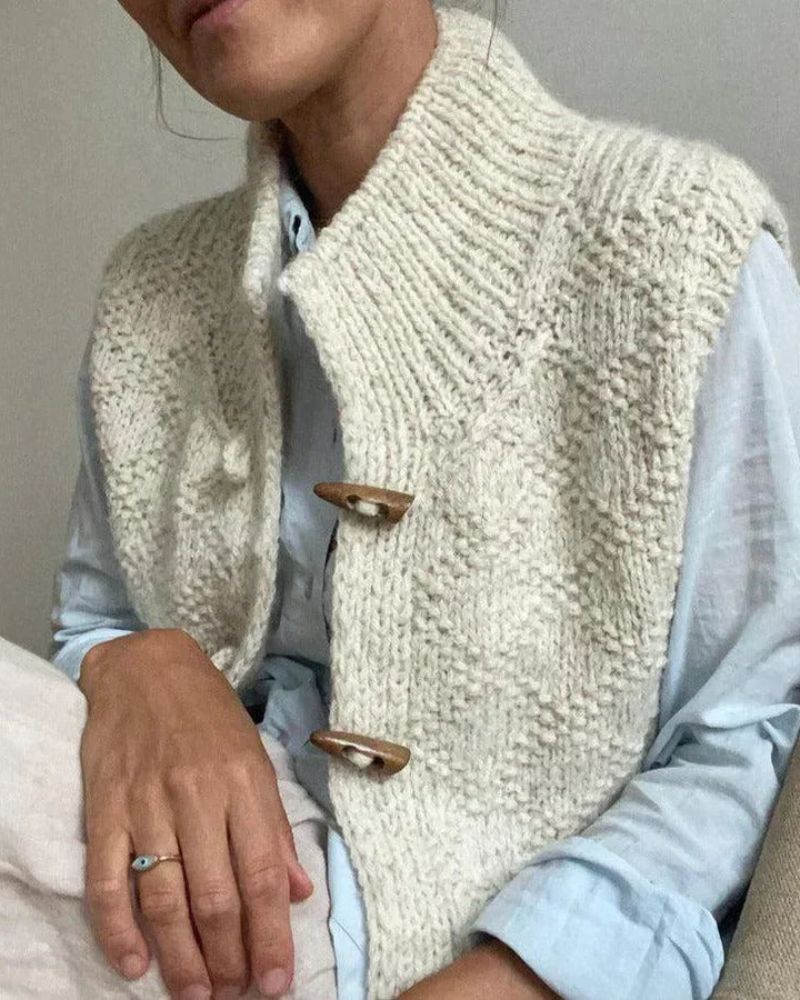 STACY - SOPHISTICATED SLEEVELESS CARDIGAN