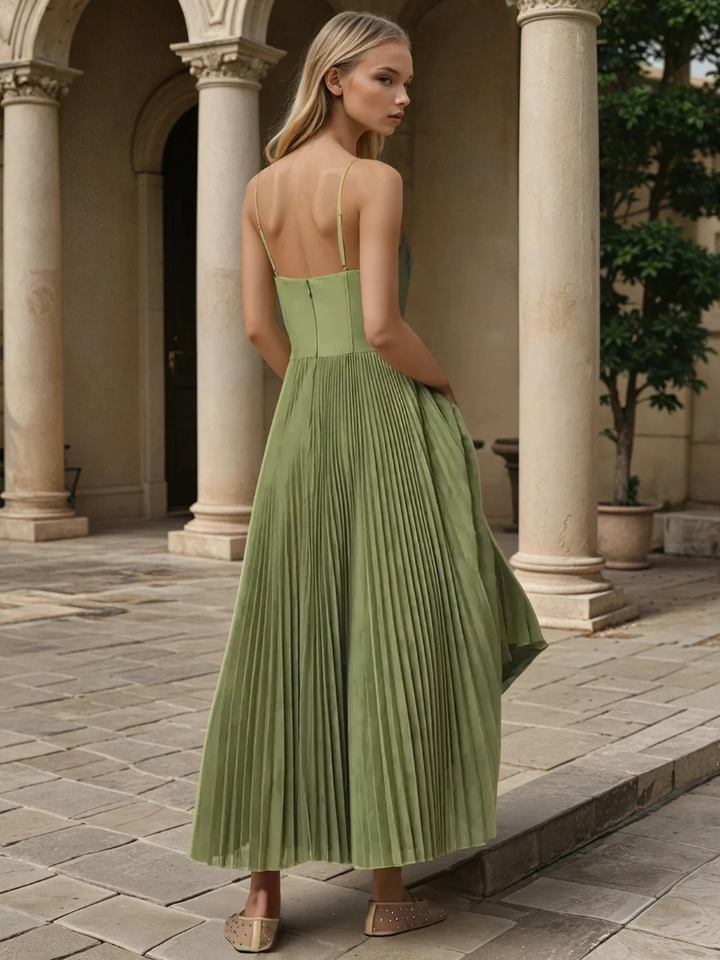 Stylish Sculpted Pleated Maxi Dress For Women With Figure Flattering Design