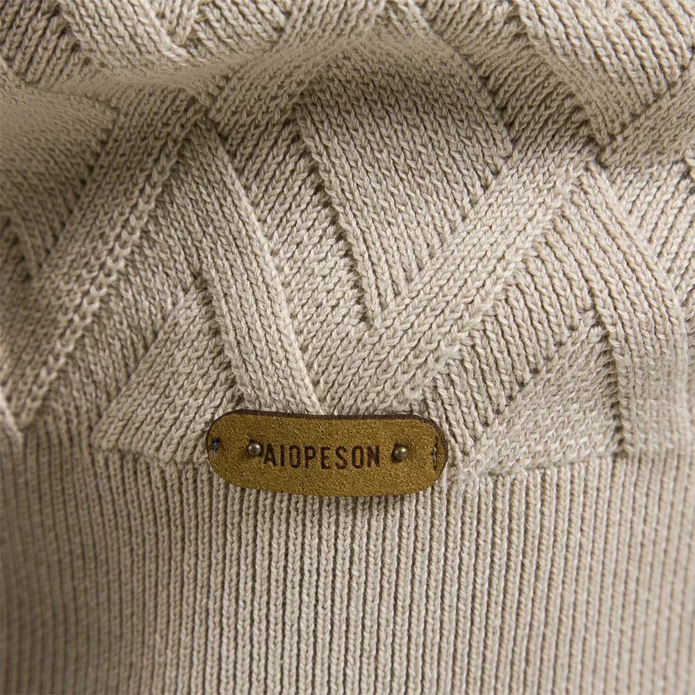 Men's Sweater with Round Neck and Textured Design