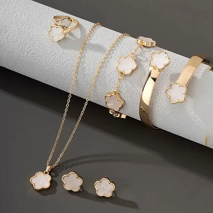 Happy Clover Jewelry 4-Piece Set