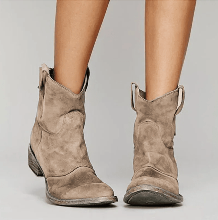 Emily | Women&