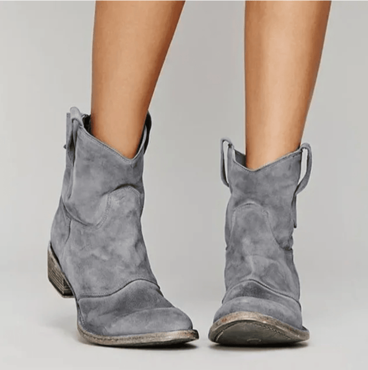 Emily | Women&