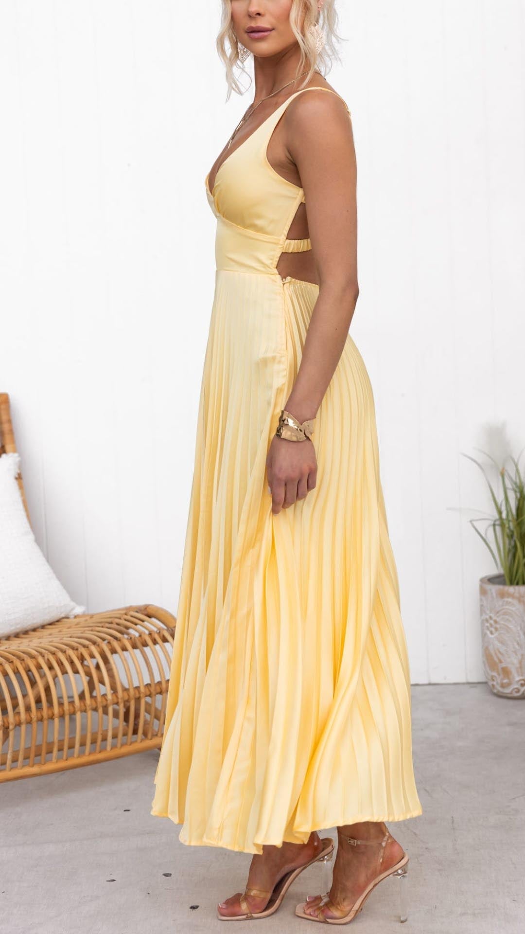 Gorgeous Pleated VNeckline Georgette Maxi For Magnificent Wedding Attendees Dress