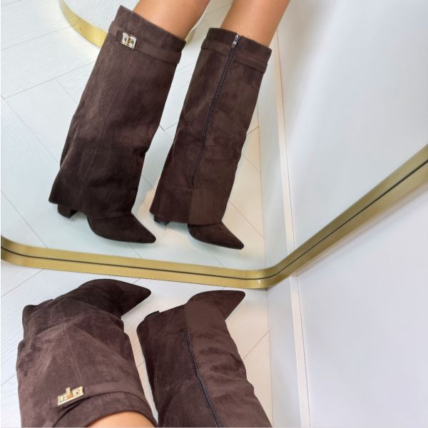 Women’s Knee-High Boots with Pointed Toe