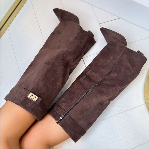 Women’s Knee-High Boots with Pointed Toe