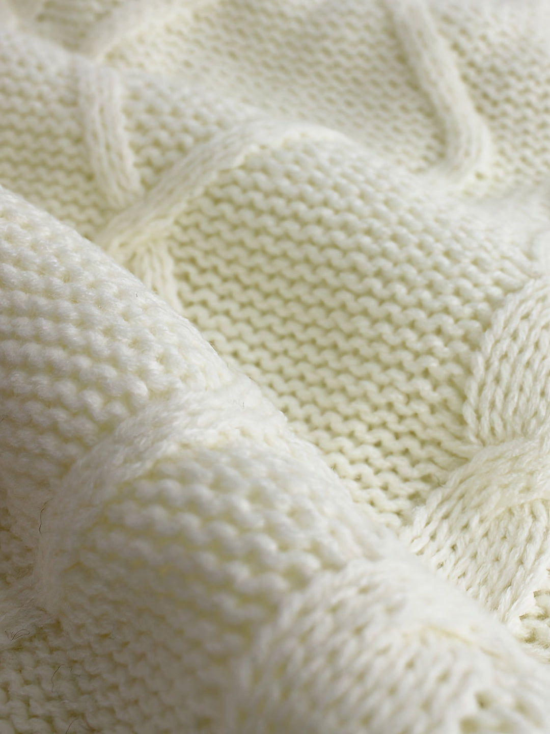 Cora | Cozy Cable Knit V-Neck Sweater Vest