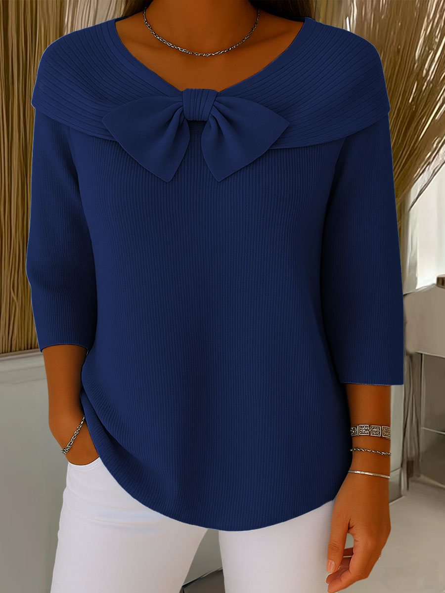 Helen - Elegant knitted sweater with bow detail