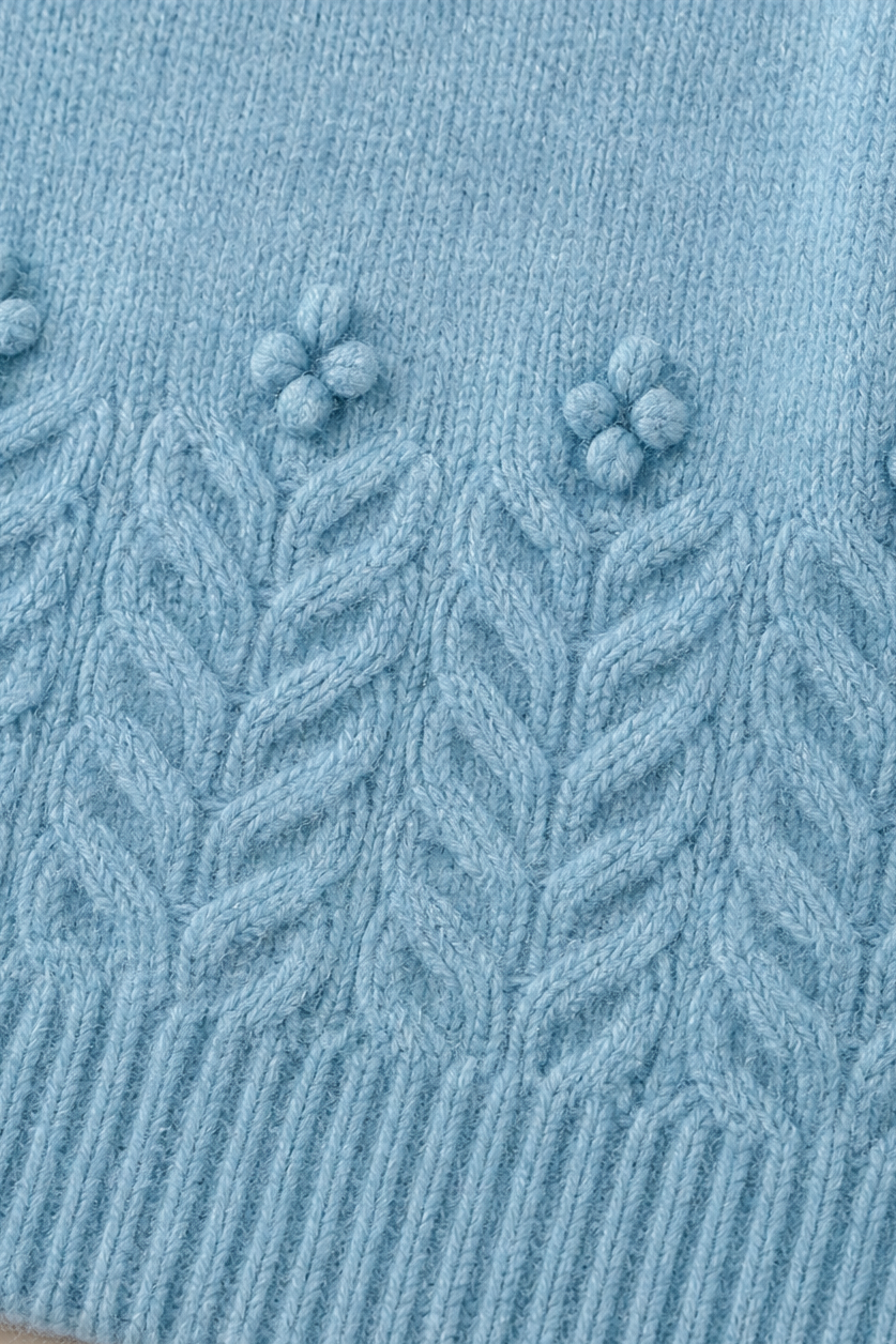Cablesse – Knitted Cable Sweater with Round Neck