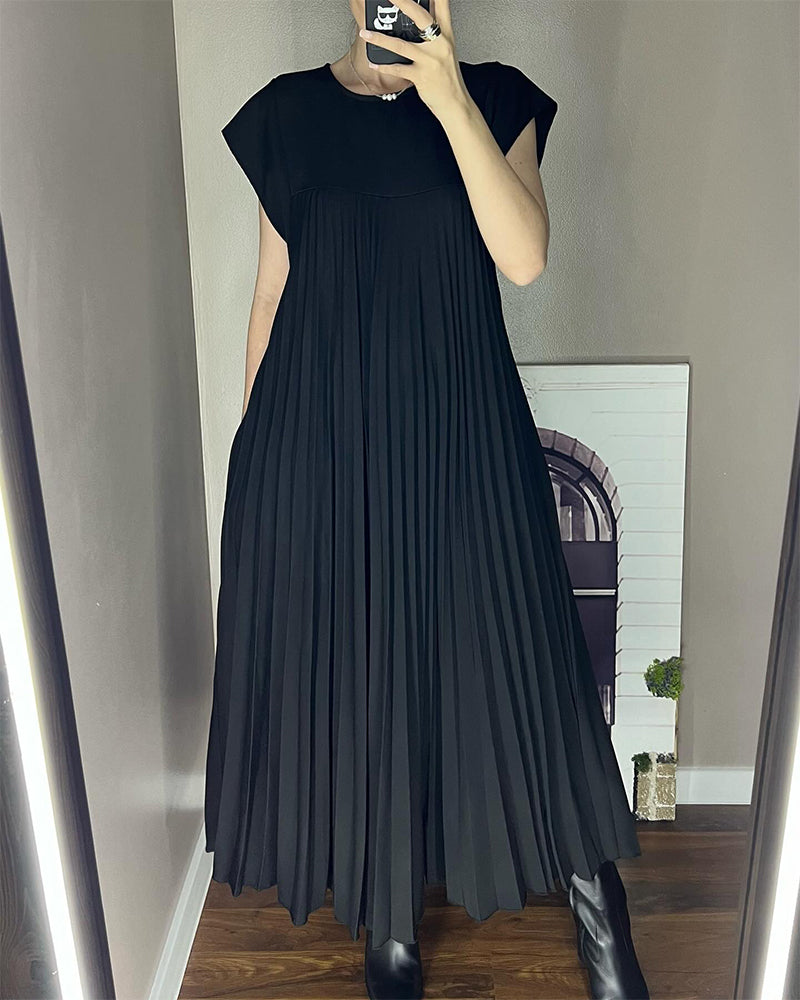 Exquisitely Elegant Flowing Pleated Maxi Georgette Silk Cocktail Evening Wear
