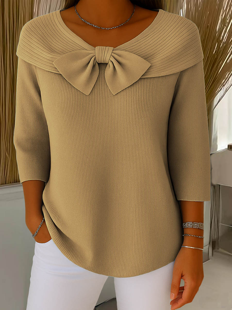 Helen - Elegant knitted sweater with bow detail