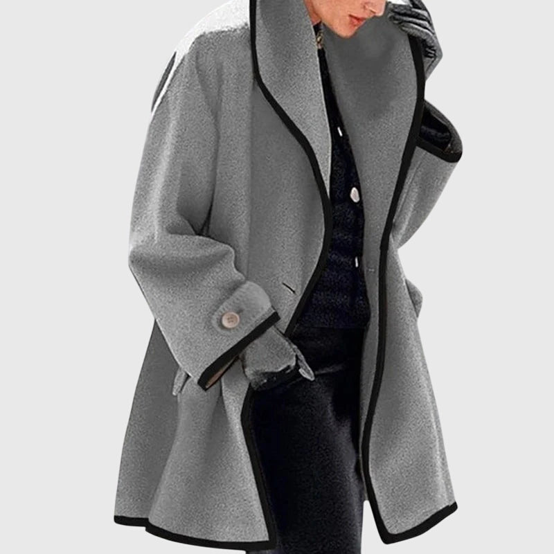 Maria - Elegant in Trendy Fleece Jacket