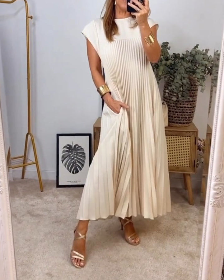 Exquisitely Elegant Flowing Pleated Maxi Georgette Silk Cocktail Evening Wear