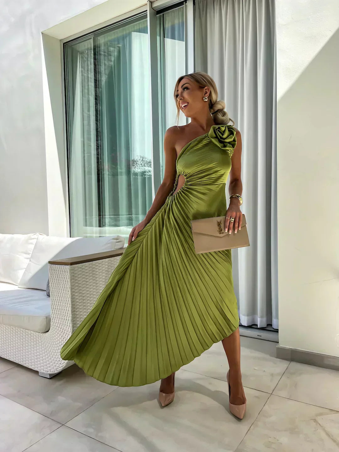Captivating Floral Wedding Dress for Women – Soft Chiffon Flowing Silhouette Dress