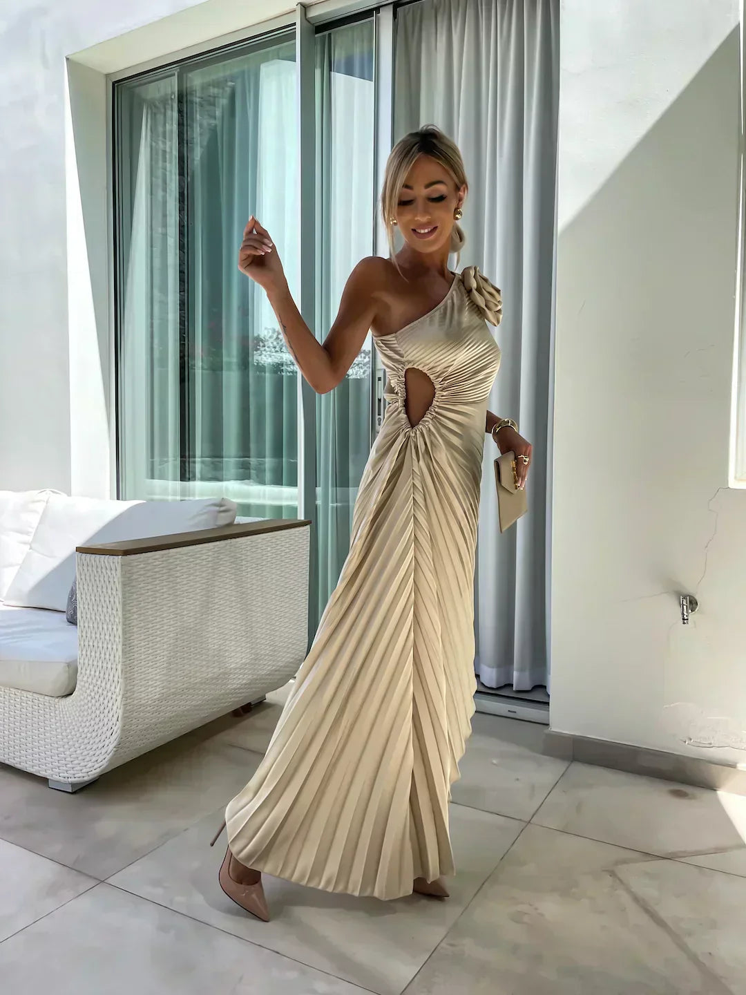 Captivating Floral Wedding Dress for Women – Soft Chiffon Flowing Silhouette Dress