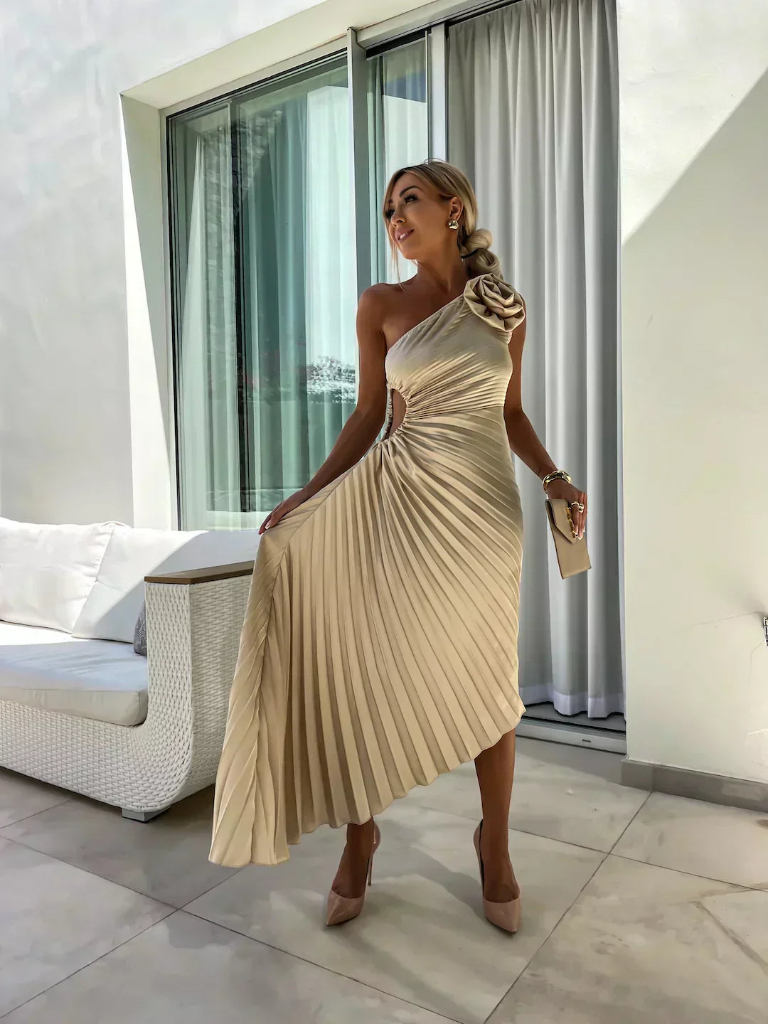 Captivating Floral Wedding Dress for Women – Soft Chiffon Flowing Silhouette Dress