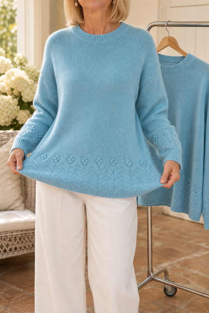 Cablesse – Knitted Cable Sweater with Round Neck