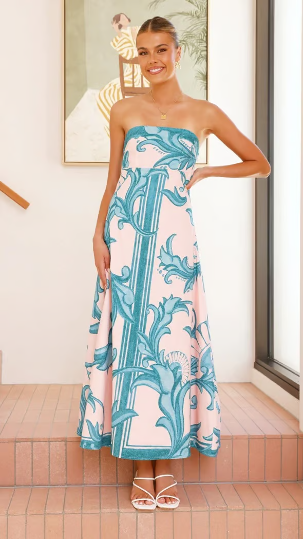 Timeless Retro Printed Floral Wedding Guest Dress With Flattering Silhouette