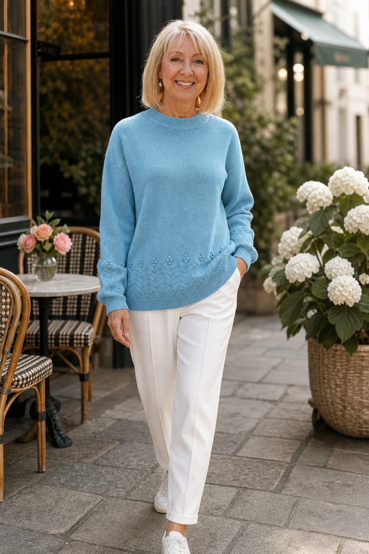 Cablesse – Knitted Cable Sweater with Round Neck