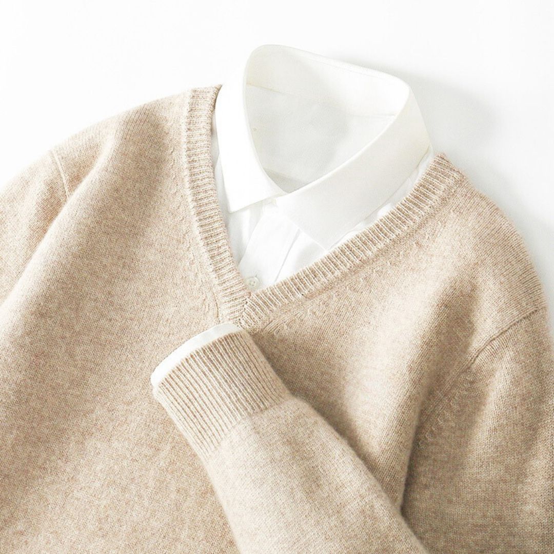 Men's V-Neck Sweater Made of Merino Wool