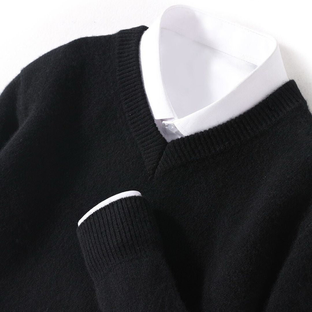 Men's V-Neck Sweater Made of Merino Wool