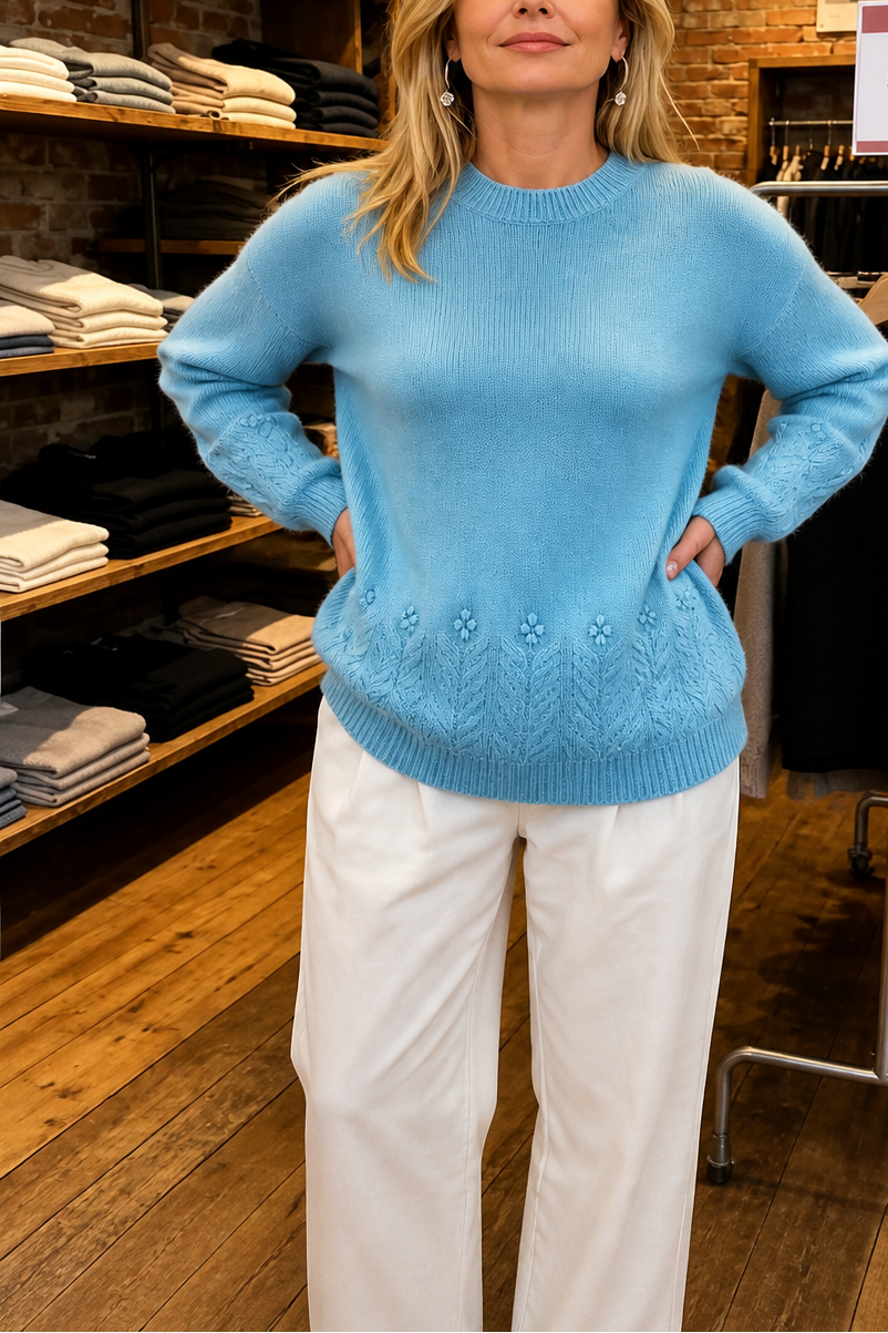 Cablesse – Knitted Cable Sweater with Round Neck
