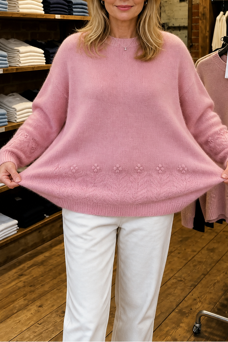 Cablesse – Knitted Cable Sweater with Round Neck