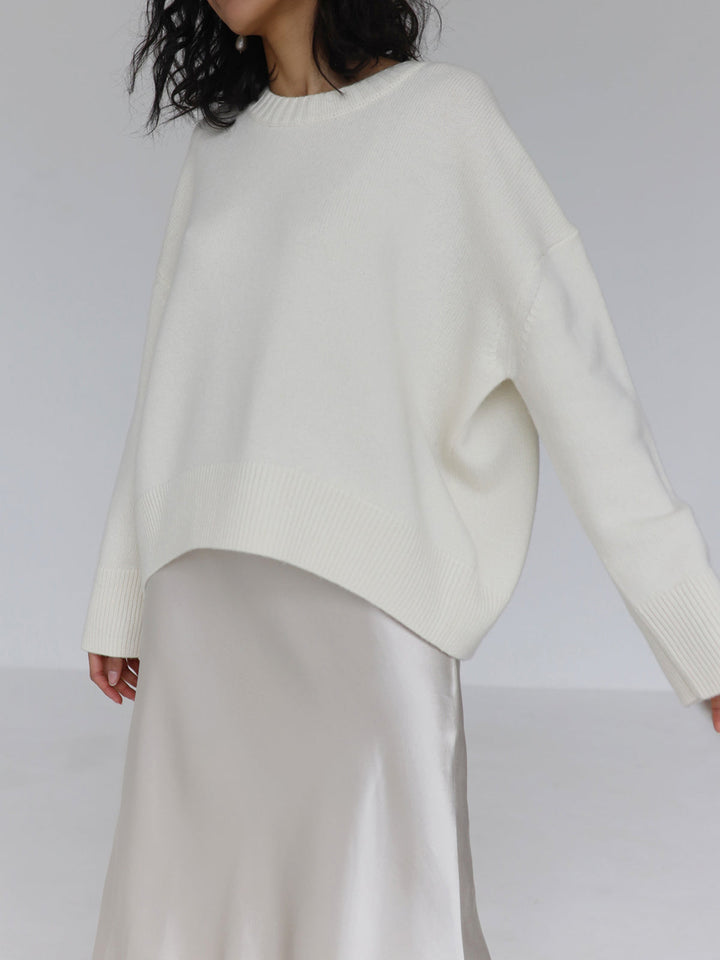 Women's Knitted Pullover Sweater with Round Neck and Rib Trim