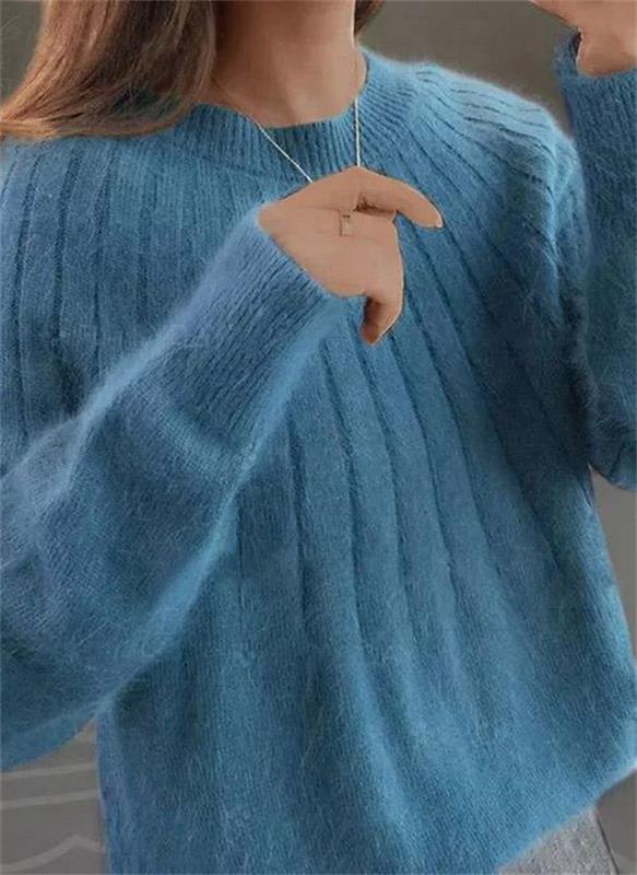 Women's Knitted Pullover Sweater with Round Neck and Ribbed Hem