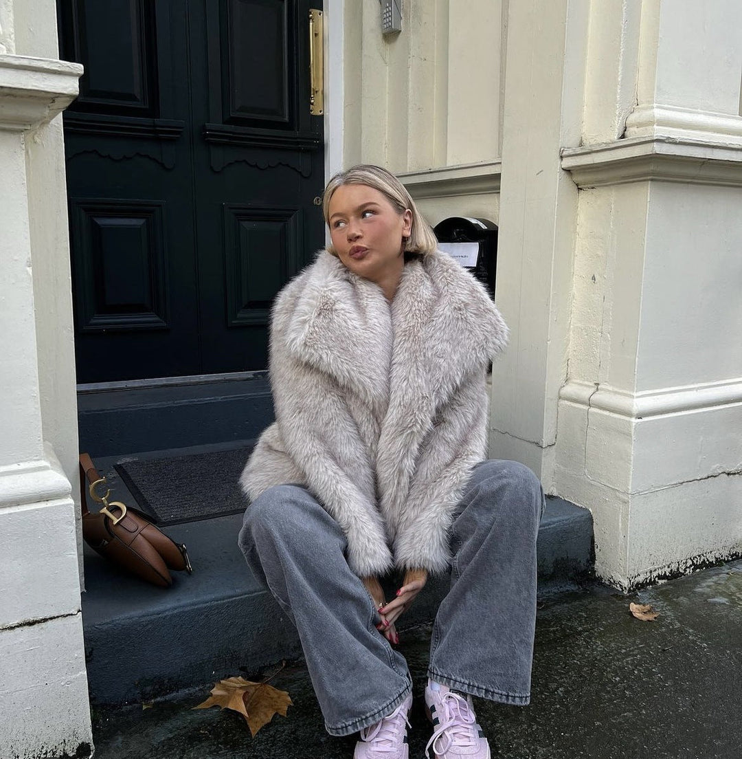Zsófia | Long Understated Overcoat